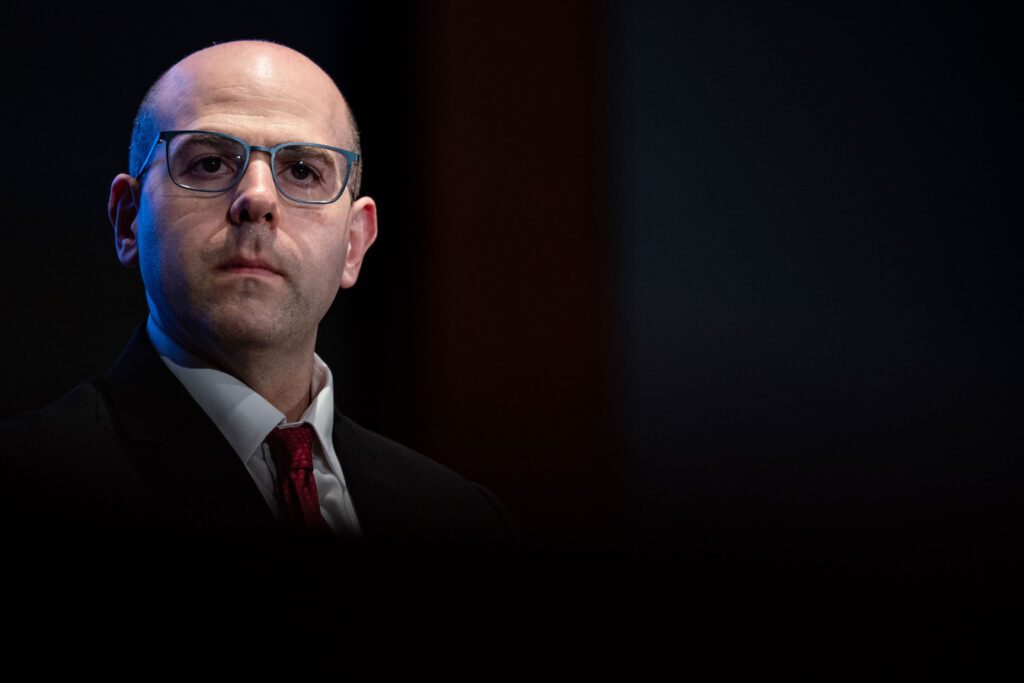 Trump to Nominate Stephen Miran to Temporary Fed Board Seat as Economic Adviser